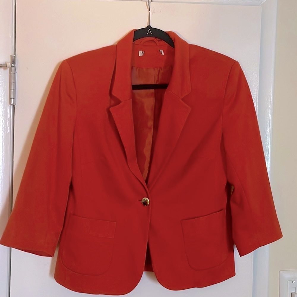 New Look burnt orange blazer is n UK size 12 / US 8